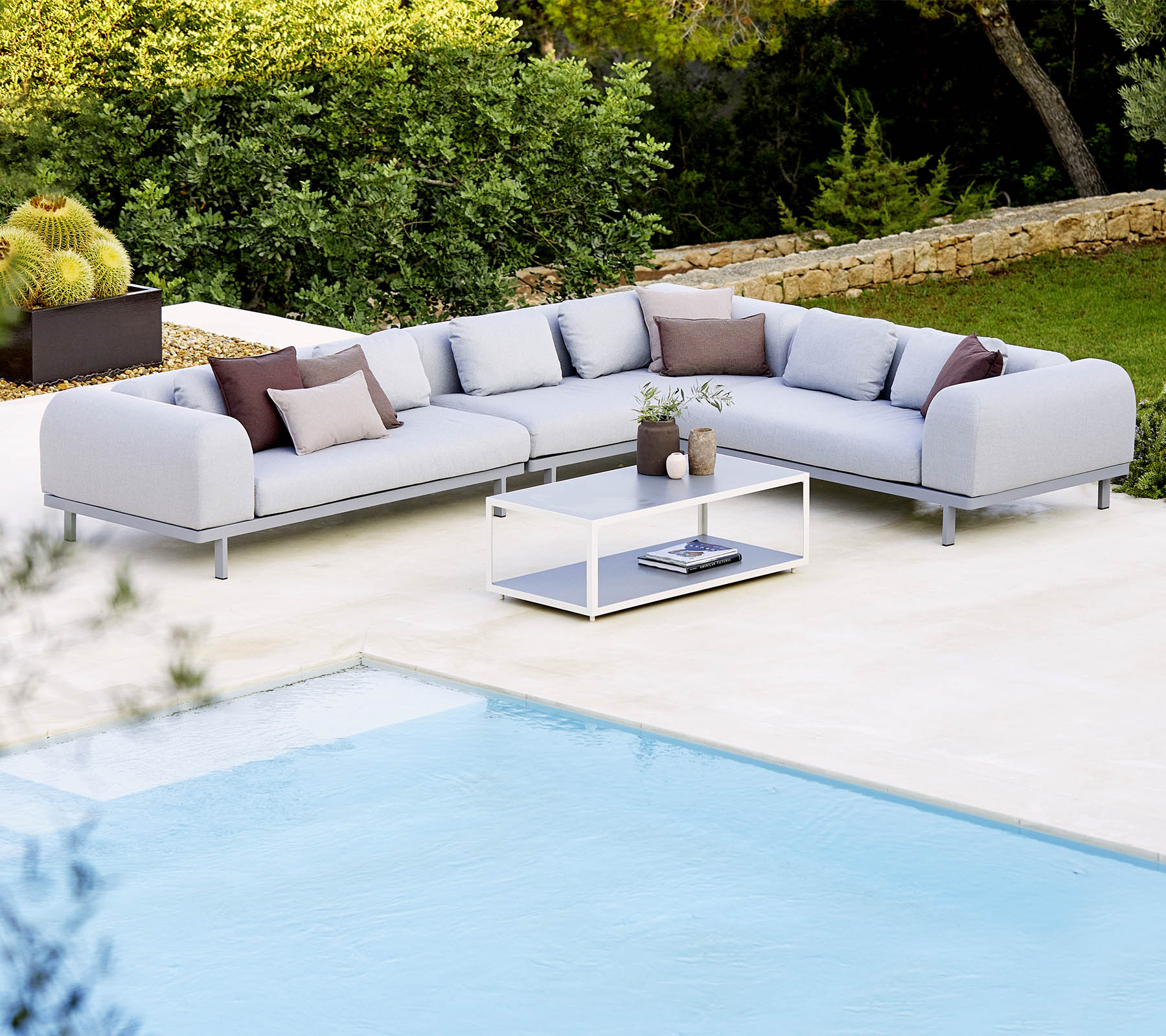 Space lounge m/Cane-line AirTouch Kissen