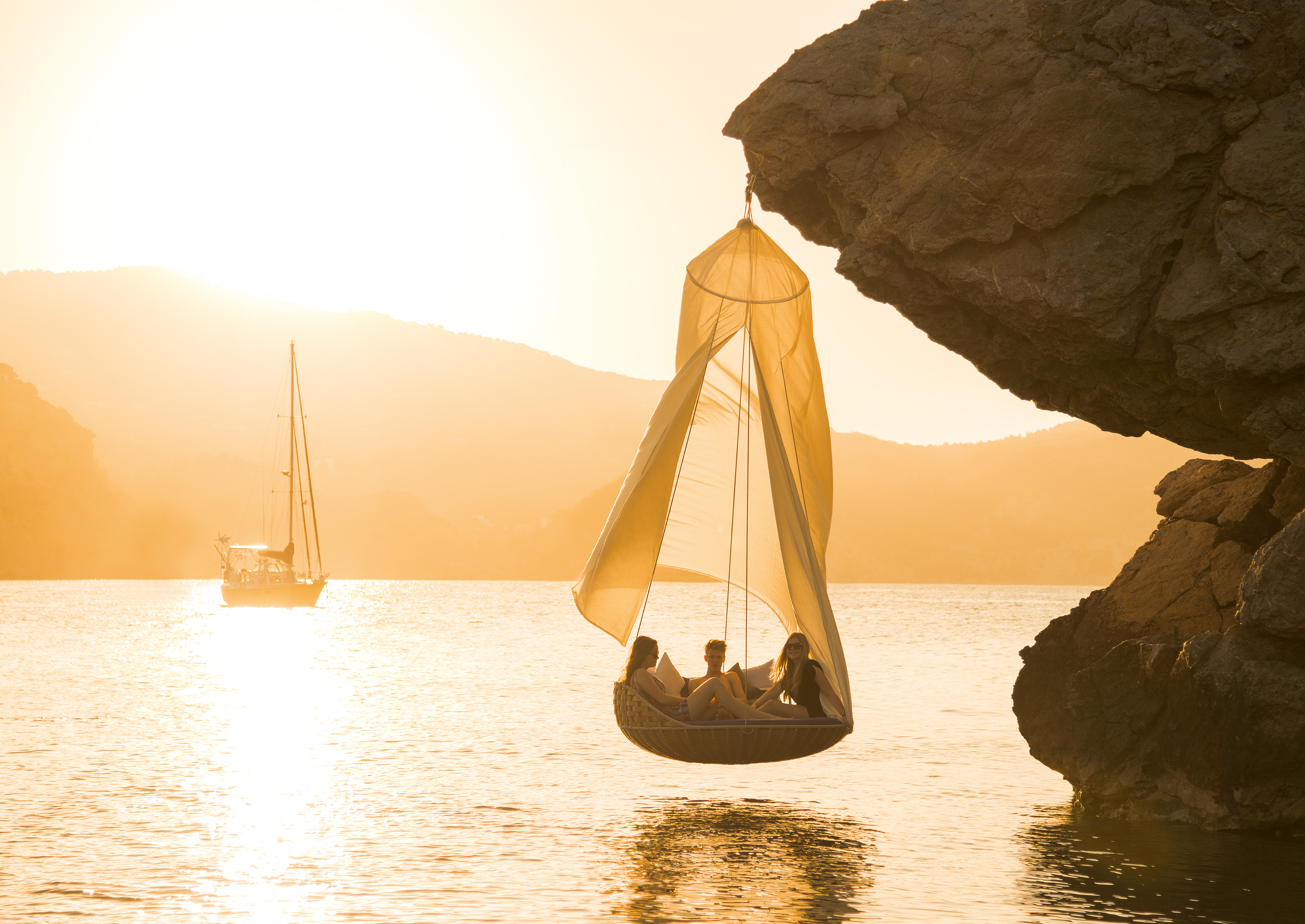 Swingrest Hanging Lounger, inkl. Sitzkissen & Seil Swingrest Hanging Lounger, inkl. Sitzkissen & Seil