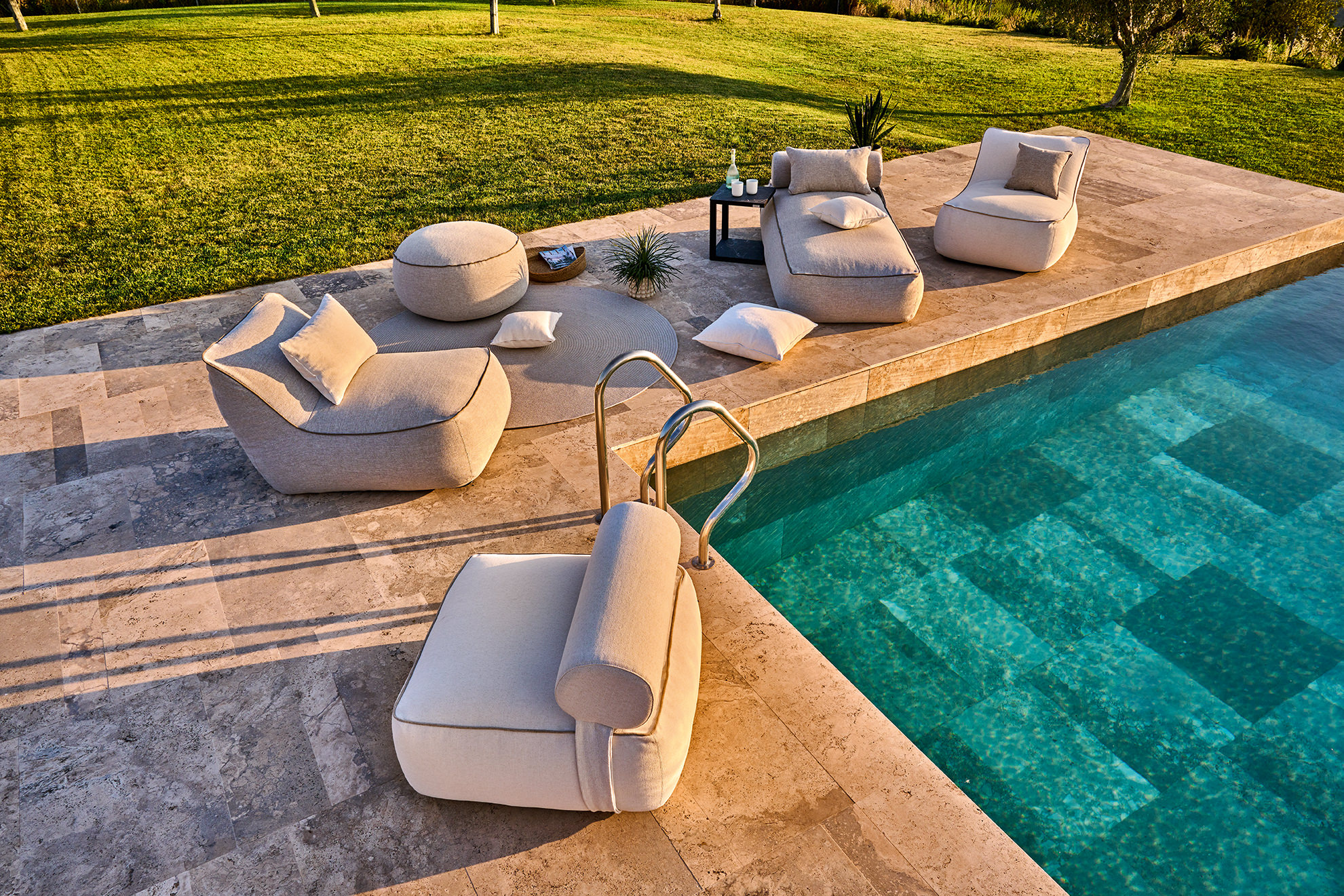 Maliha Lounge Hocker eckig Maliha Lounge Hocker eckig