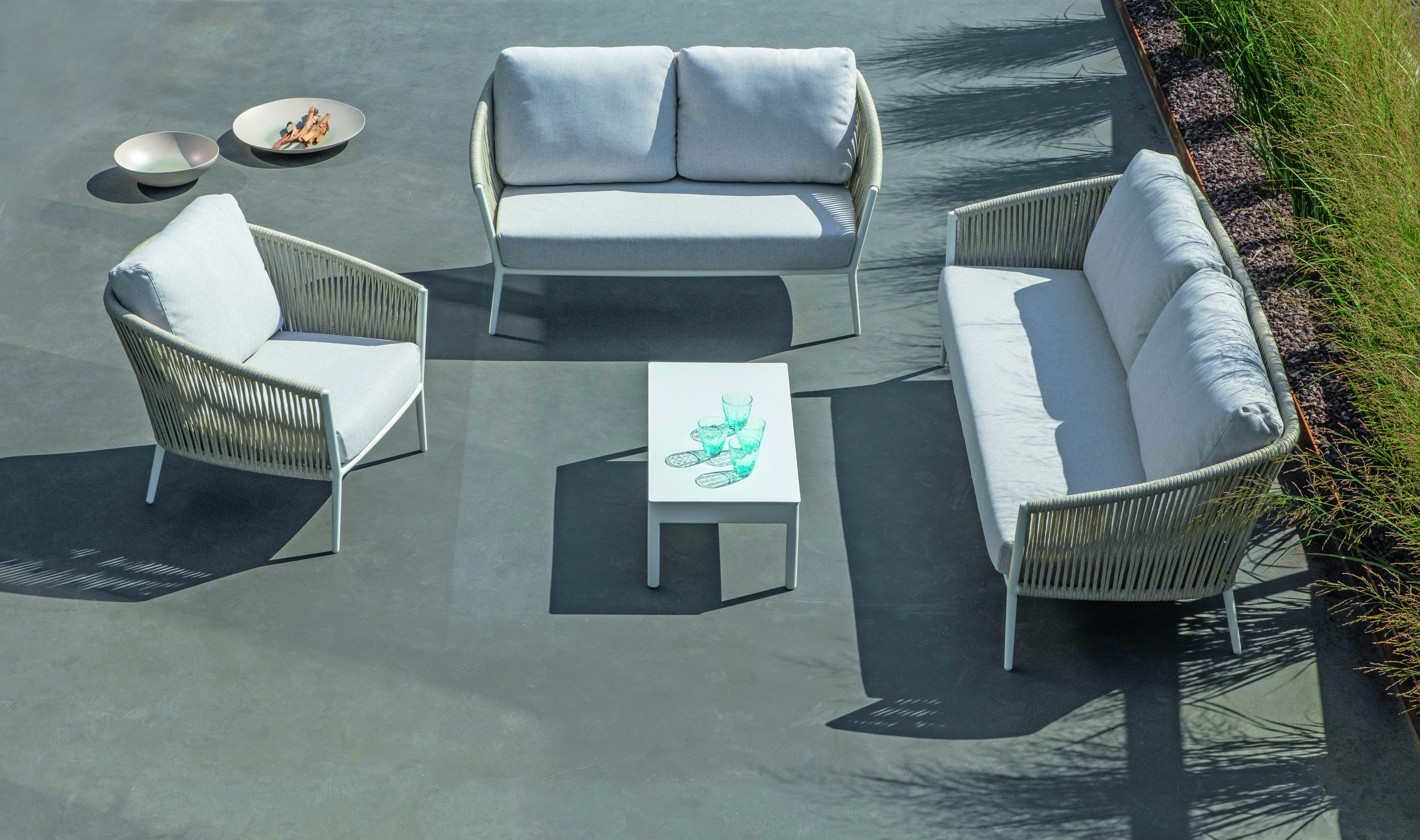 Cosmo Lounge 2-Sitzer Sofa, inkl. Sitz- und Rückenkissen Cosmo Lounge 2-Sitzer Sofa, inkl. Sitz- und Rückenkissen