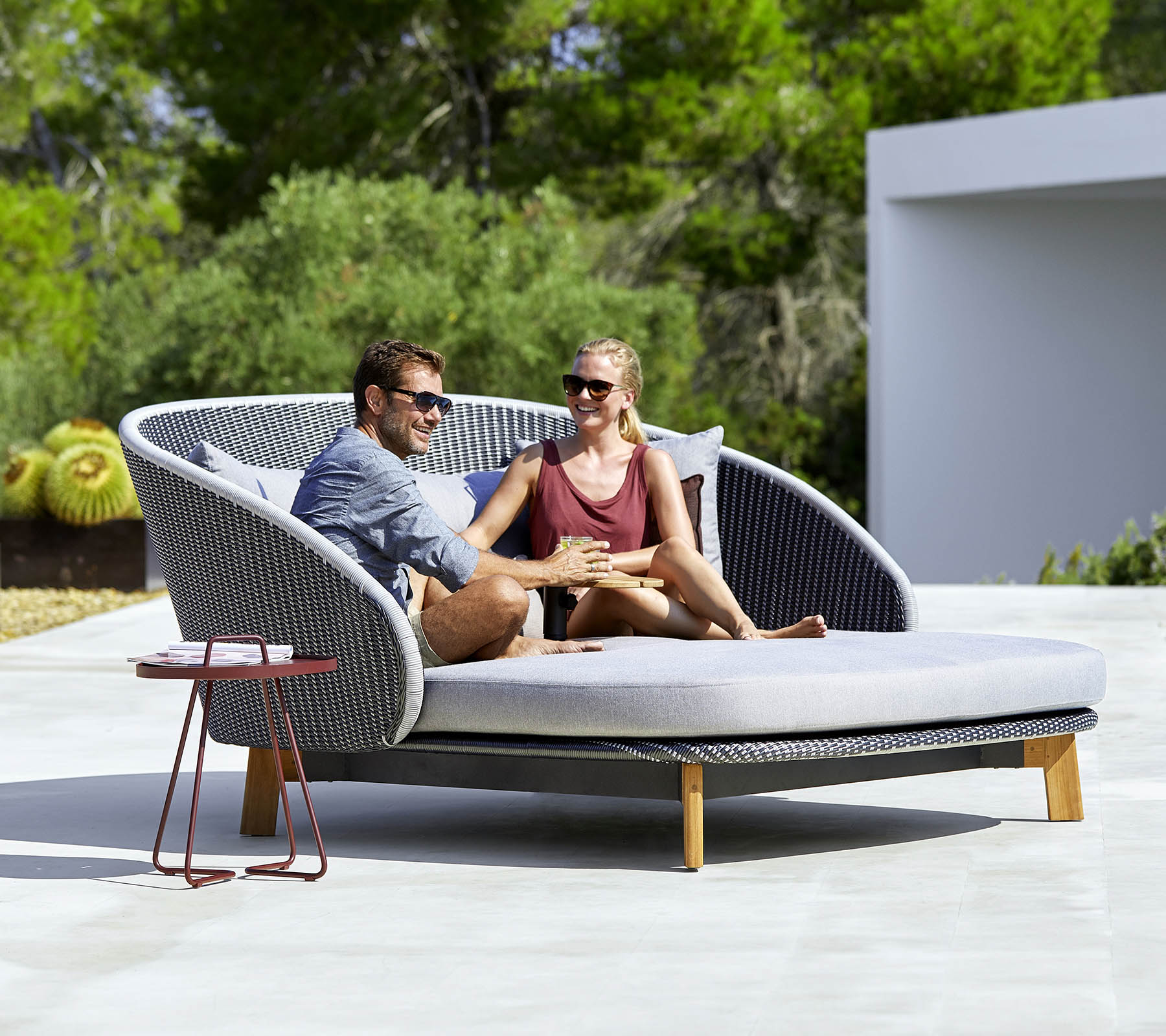 Peacock Daybed Teak Beine inkl. Tisch