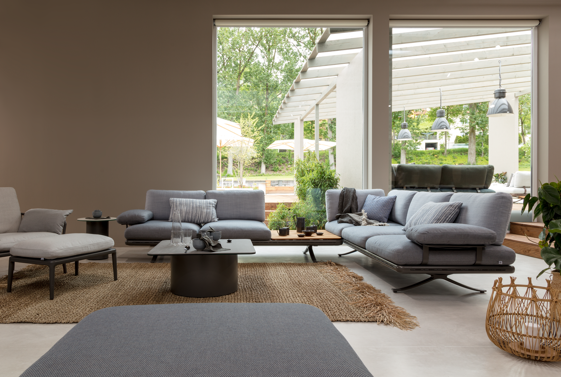 Rolf Benz 260 Yoko Couchtisch  80 x 80 cm 
