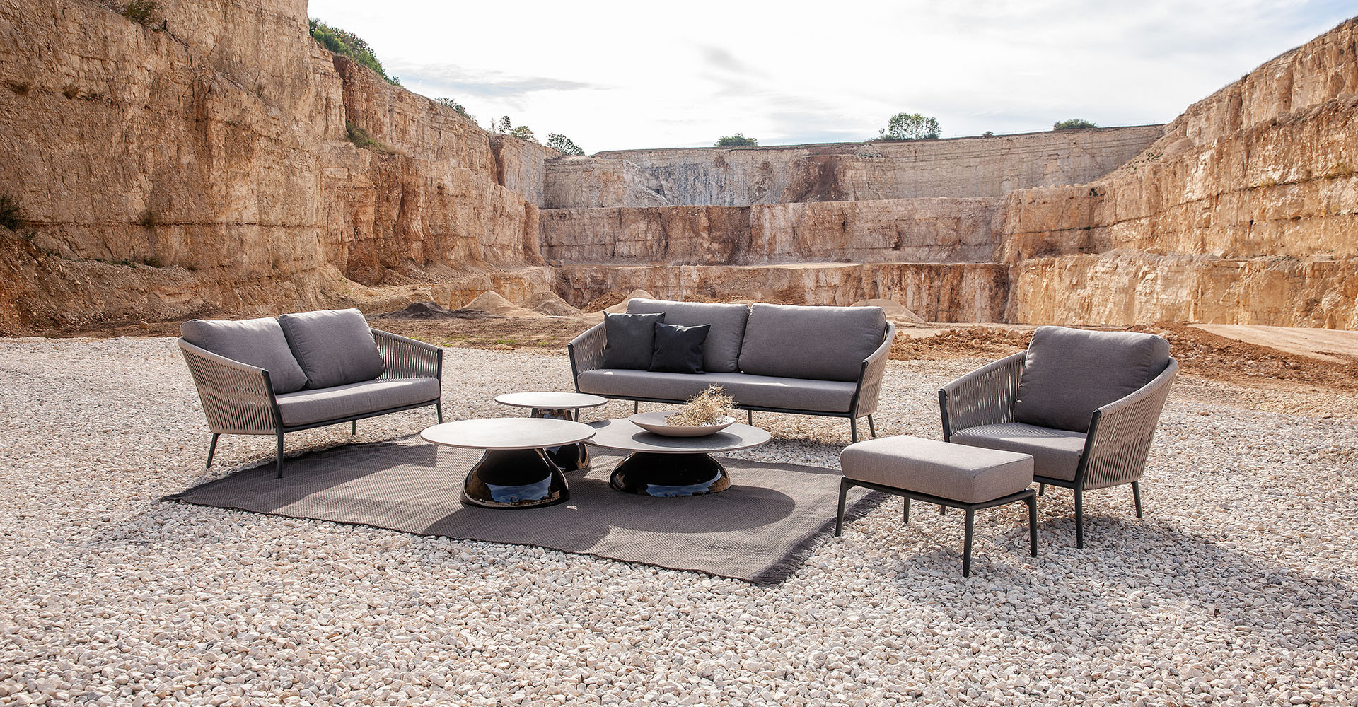 Cosmo Lounge 2-Sitzer Sofa, inkl. Sitz- und Rückenkissen Cosmo Lounge 2-Sitzer Sofa, inkl. Sitz- und Rückenkissen