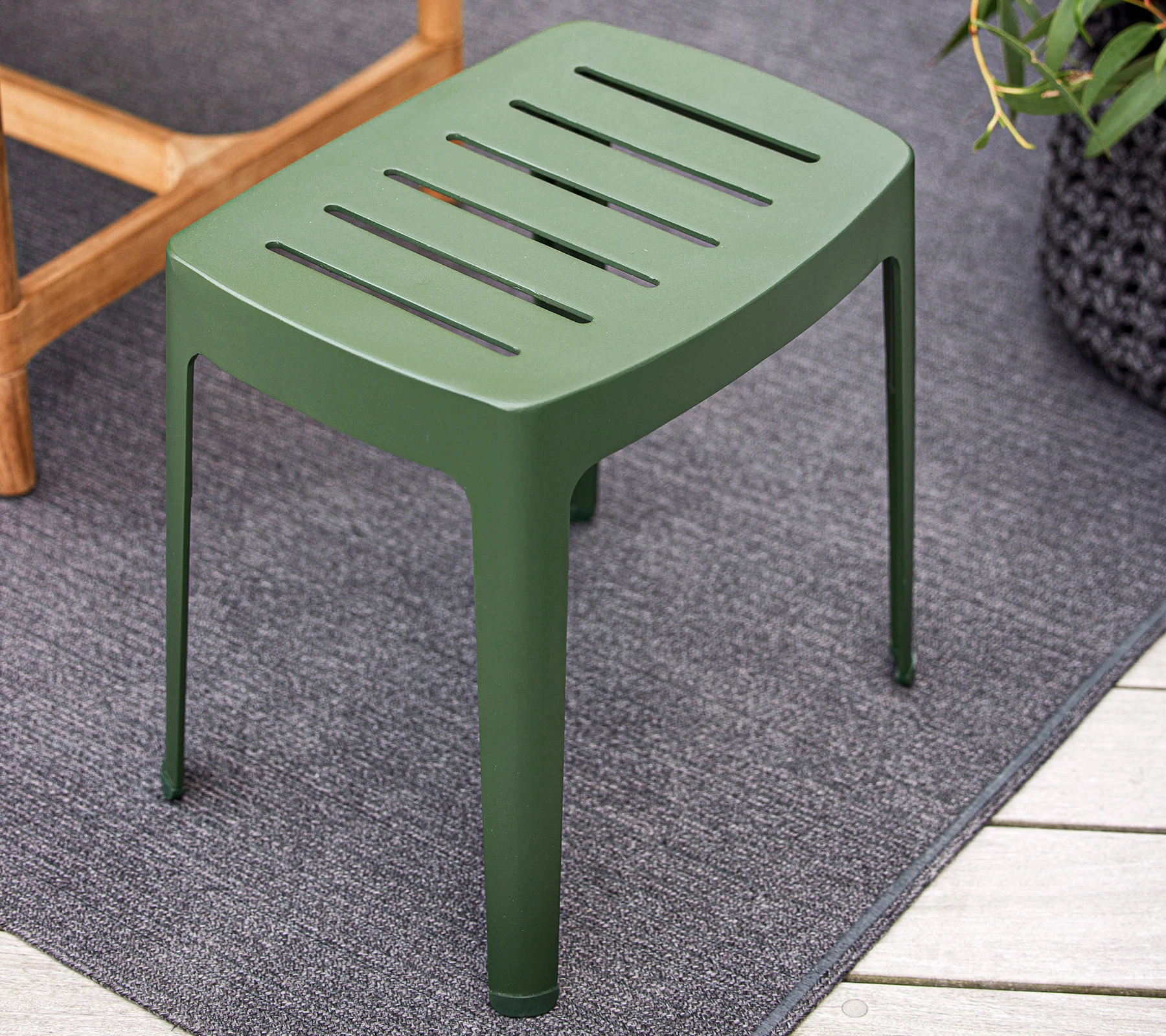 Cut Hocker Cut Hocker